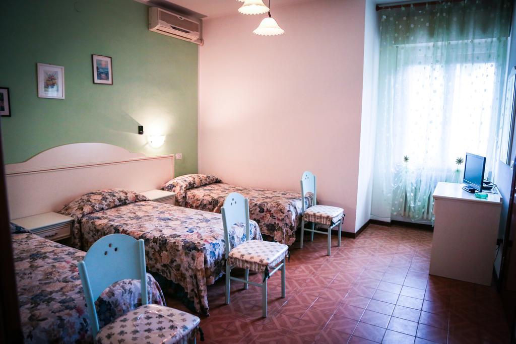 Hotel Ausonia Monte Porzio Exterior foto