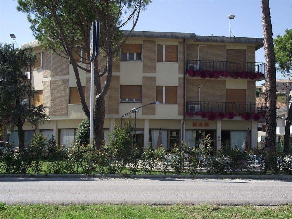 Hotel Ausonia Monte Porzio Exterior foto